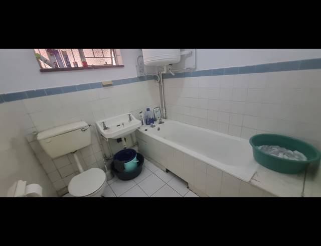 1 BEDROOM FLAT FOR SALE IN GLENWOOD